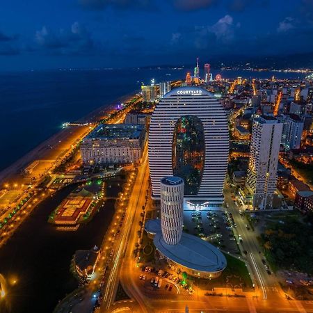 Alliance Palace Aparthotel By Marriott Batumi Exterior foto
