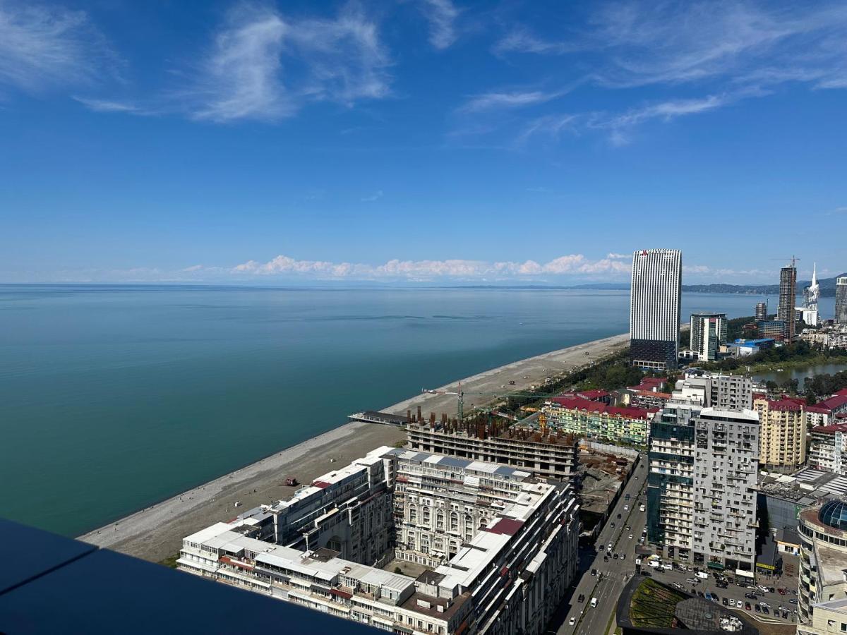 Alliance Palace Aparthotel By Marriott Batumi Exterior foto